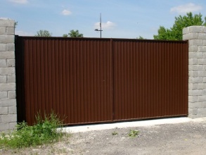 ворота распашные с ручным управлением - пример 11 фото в Дрожжино