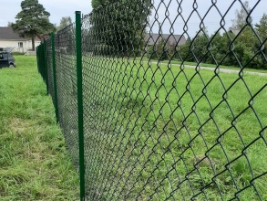 Забор из сетки рабицы в натяг 80 метров фото в Дрожжино