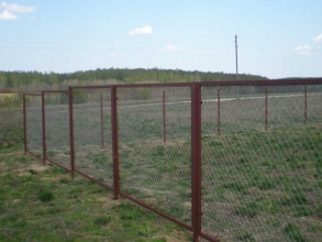 Забор из сетки рабицы в натяг секционный 12 метров фото в Дрожжино
